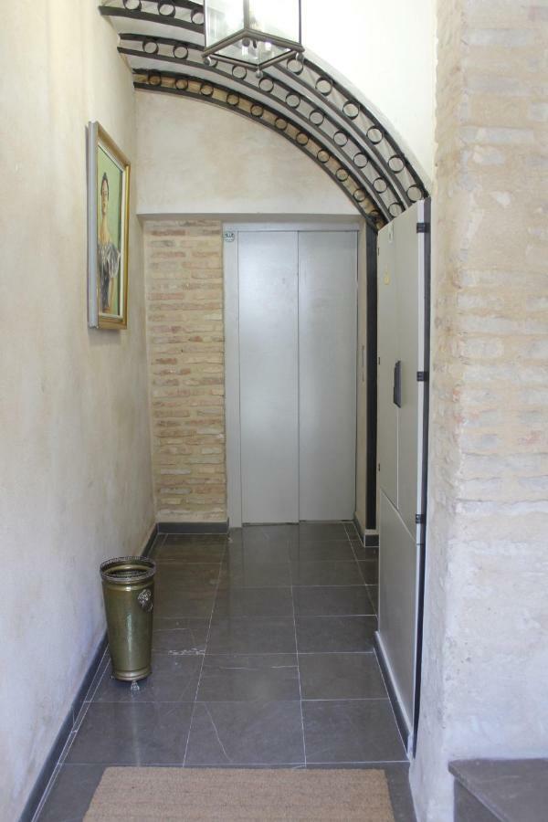 Apartamentos Reyes Catolicos 14 Seville Exterior photo