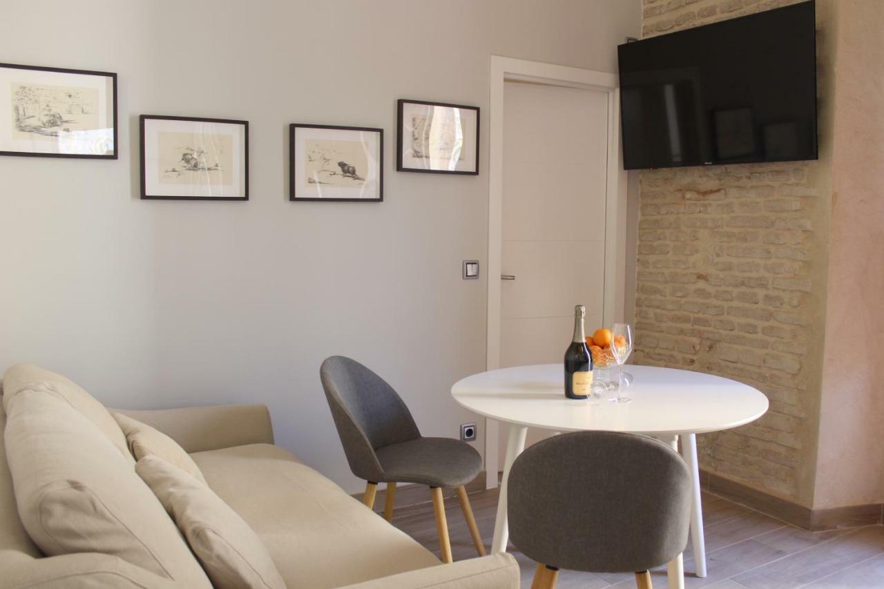 Apartamentos Reyes Catolicos 14 Seville Exterior photo